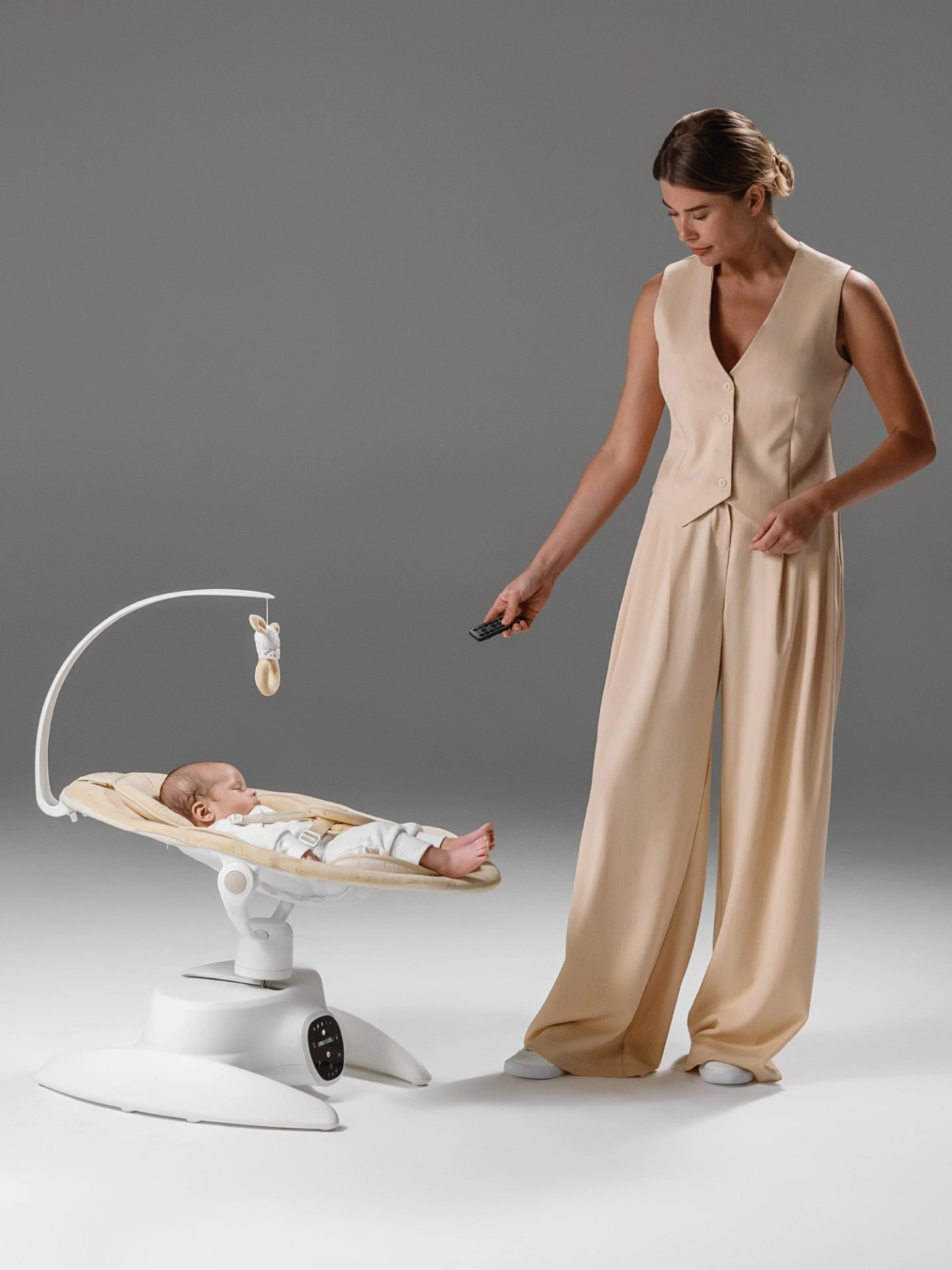 Качели электронные детские Smart swing, бежевый